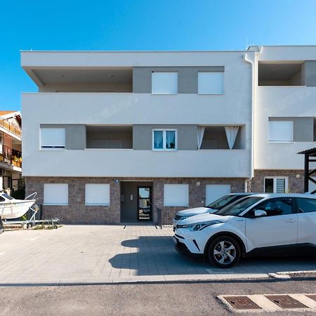 Apartment Apartman Mia Brodarica  Exteriör bild